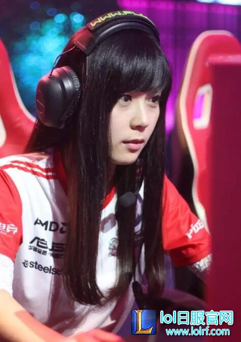电竞女队冰淇淋:我就是想拿一个世界冠军