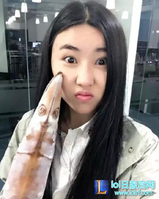 阿怡代打封号首发声:不是不爱 只是爱过